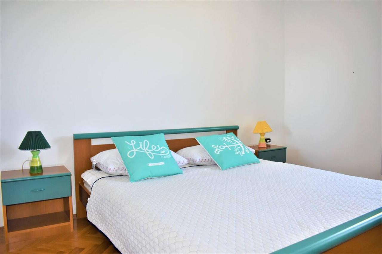 Apartment Luka Novaglia Esterno foto