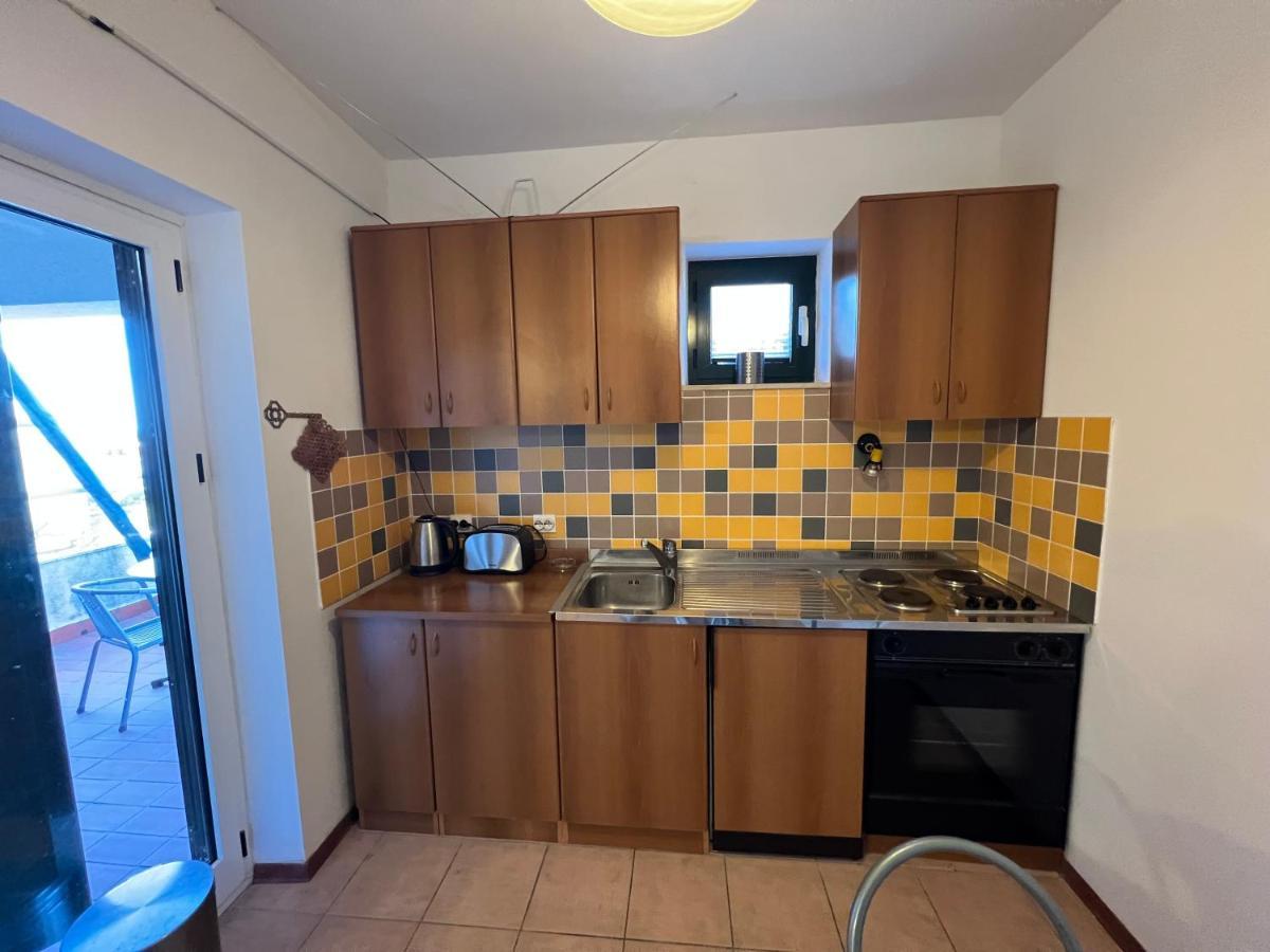 Apartment Luka Novaglia Esterno foto